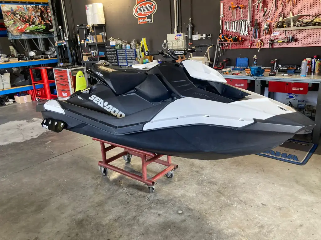 SEE DOO SPARK RACE (JET SKI)